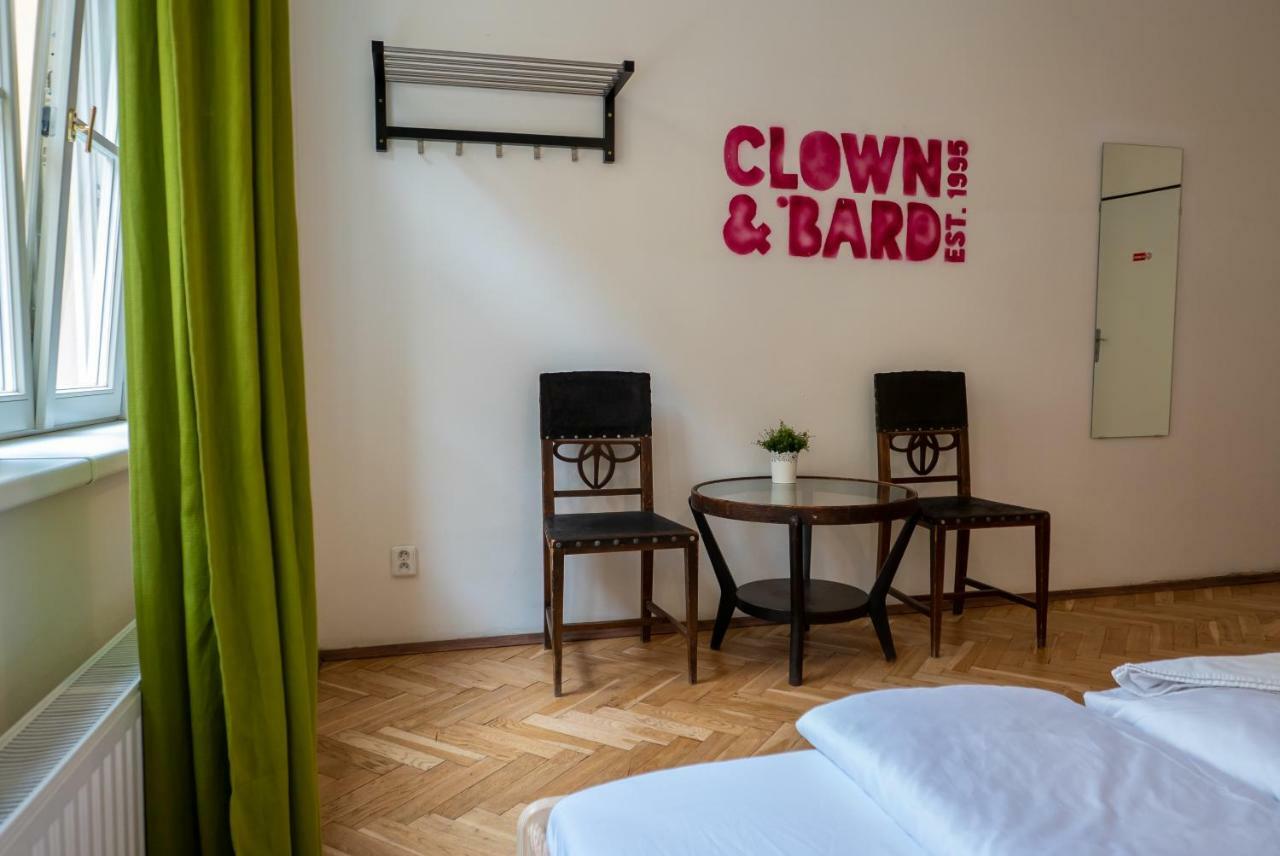 Clown&Bard Hostel Prag Exterior foto